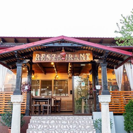Han Pizza&Pasta Domnesti  Kültér fotó