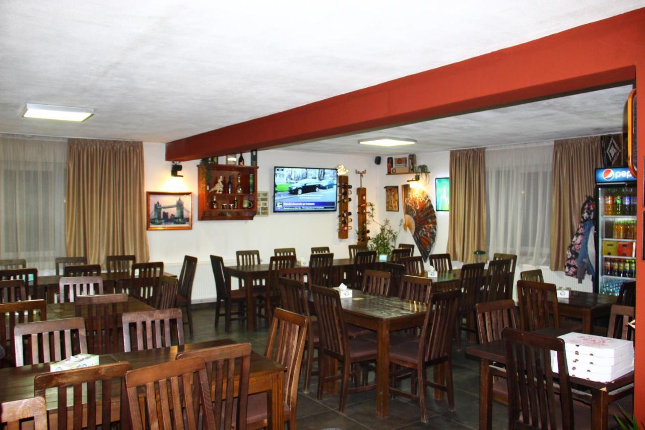 Han Pizza&Pasta Domnesti  Kültér fotó