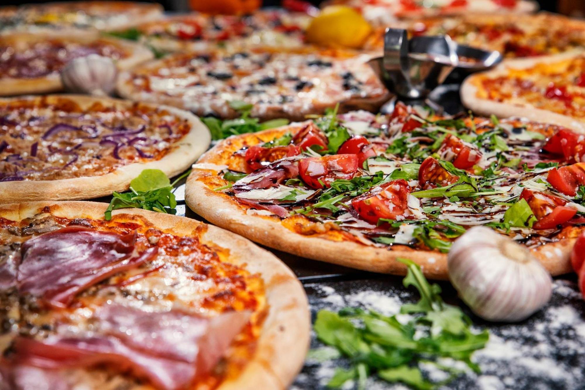 Han Pizza&Pasta Domnesti  Kültér fotó