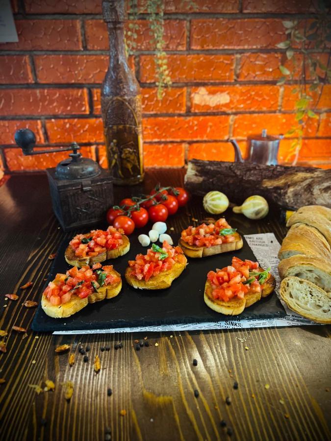 Han Pizza&Pasta Domnesti  Kültér fotó
