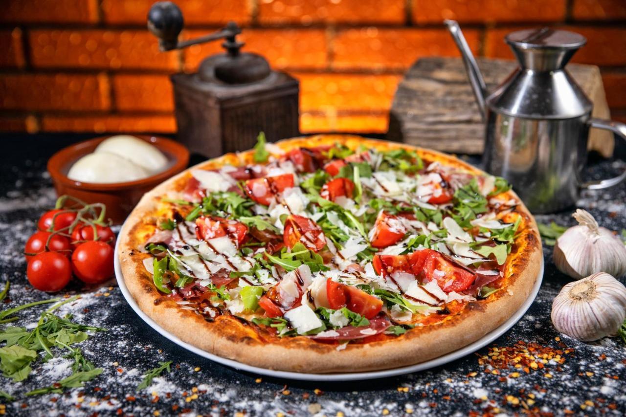 Han Pizza&Pasta Domnesti  Kültér fotó