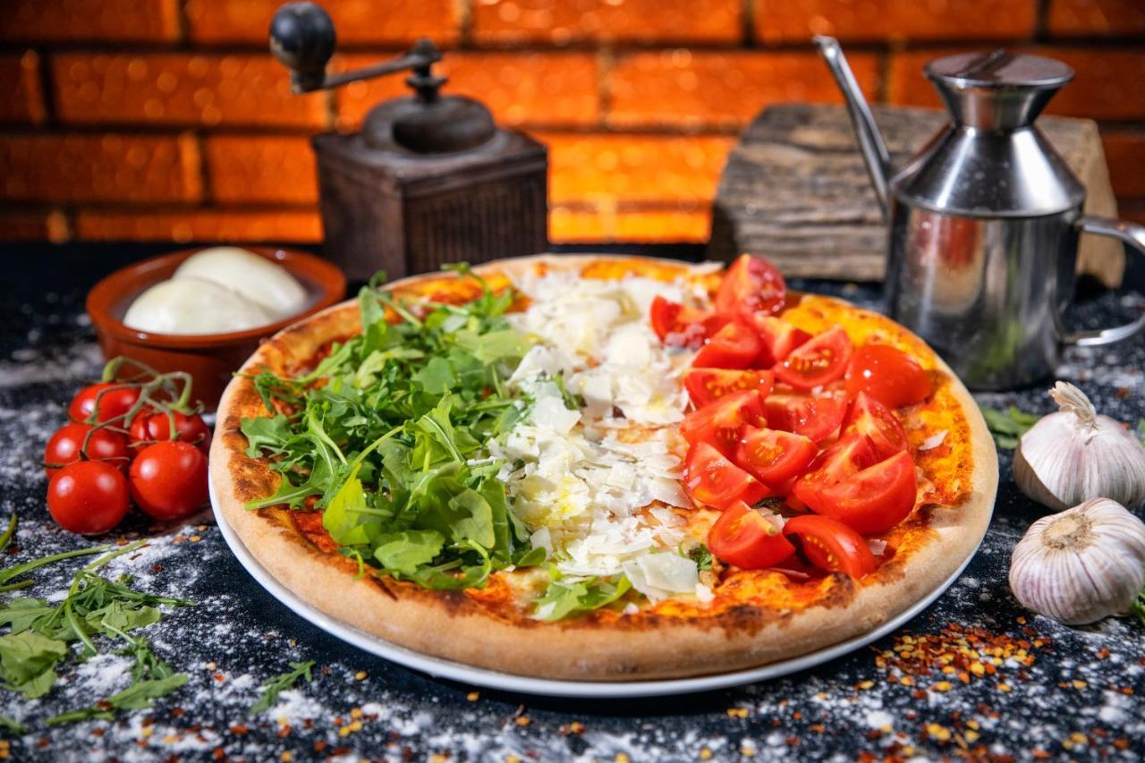 Han Pizza&Pasta Domnesti  Kültér fotó