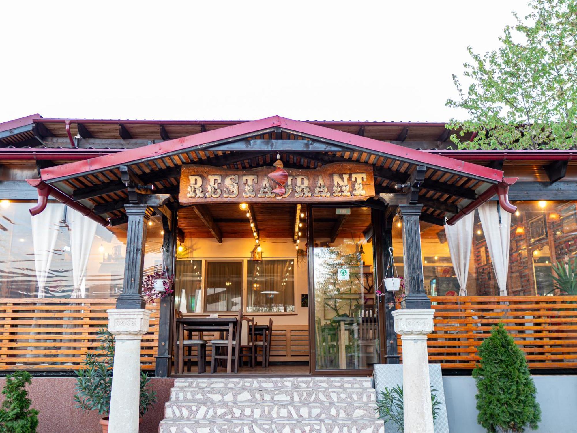 Han Pizza&Pasta Domnesti  Kültér fotó